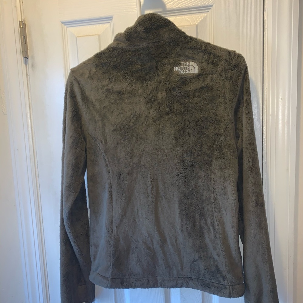 Woman’s north face light jacket